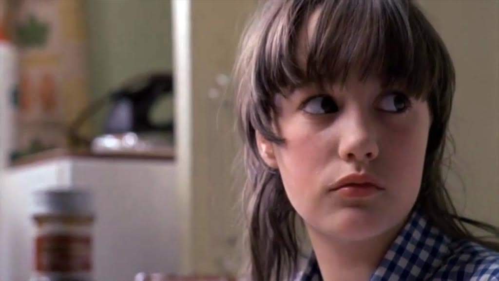 Tracy Hyde es Melody Perkins.