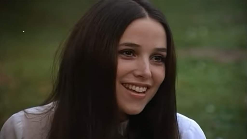 Janet Margolin es Louise (Robó, huyó y lo pescaron).