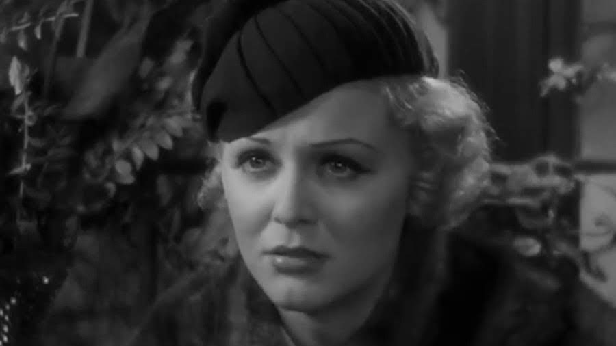 Gloria Stuart interpretó a Flora Cranley, la novia de Griffin. Es la misma actriz que en 1997 hiciera el papel de Rose ya mayor en "Titanic" de James Cameron | "El Hombre Invisible" (1933)(